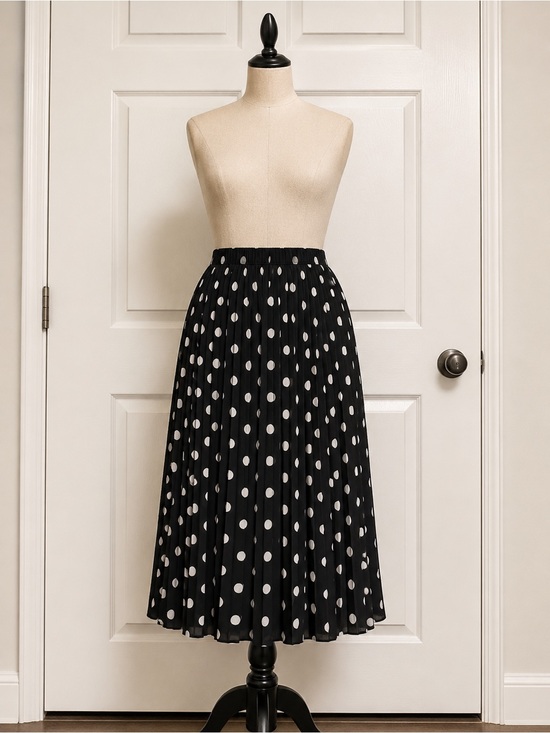 Banana Republic Dresses & Skirts - Banana Republic Black & White Polka Dot Pleated Midi Skirt